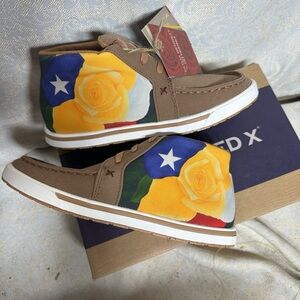 Twisted X Olivia Bennet Women’s Kicks Almond And Yellow Rose Size 6